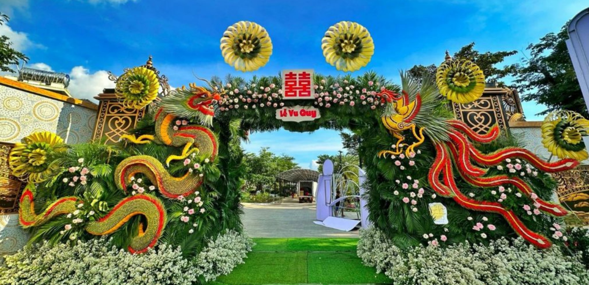 Cổng cưới miền tây